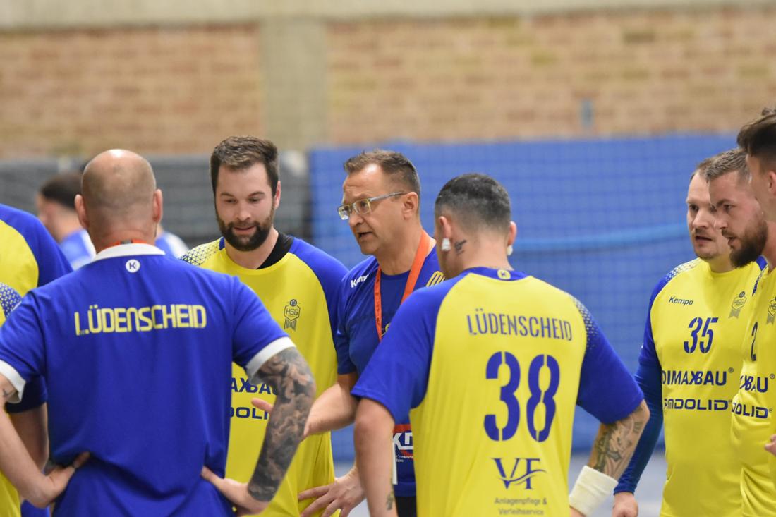 Volle Halle beim Bezirksliga-Derby zwischen TS Evingsen und HSG Lüdenscheid