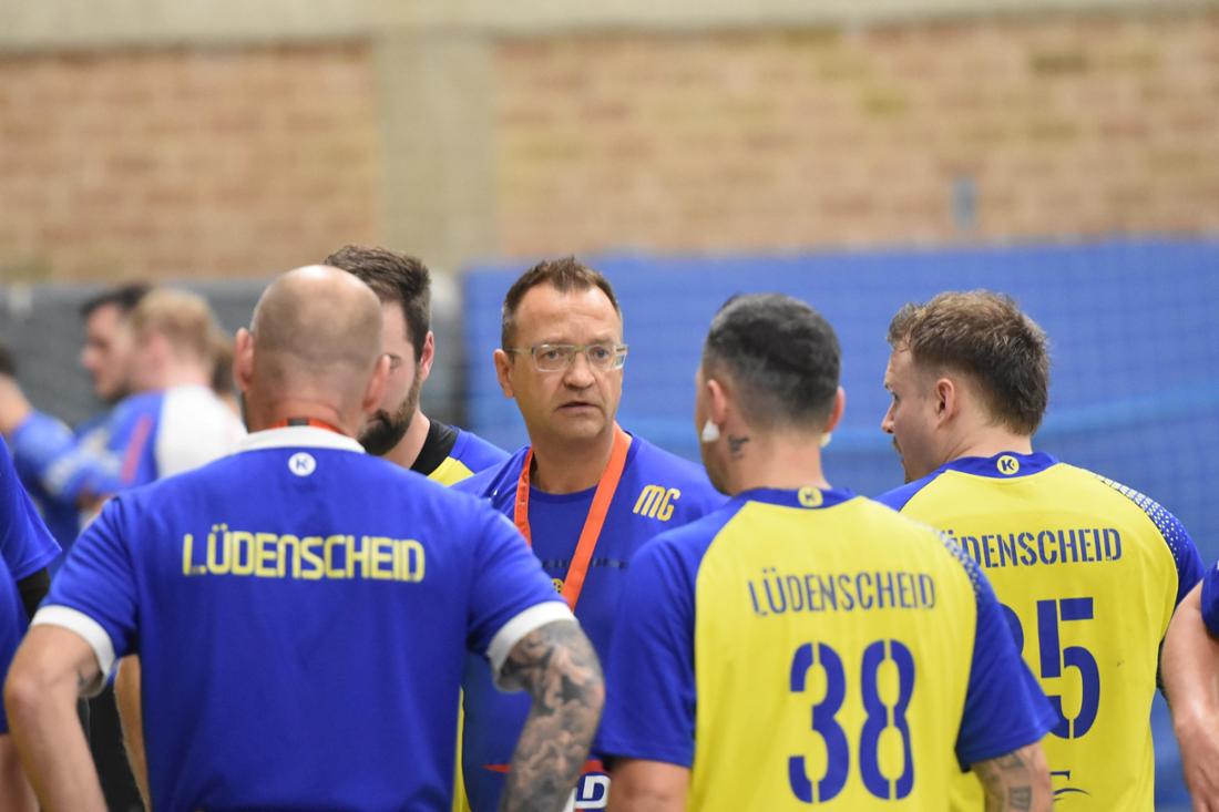 Volle Halle beim Bezirksliga-Derby zwischen TS Evingsen und HSG Lüdenscheid