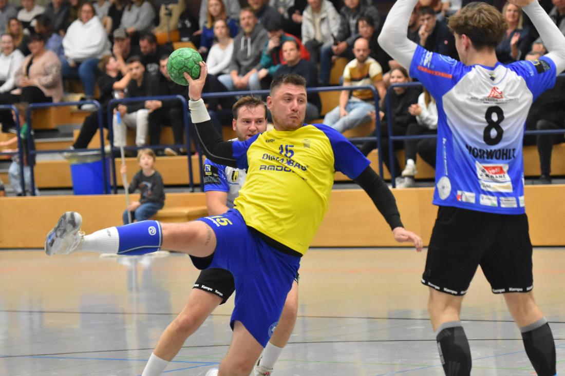 Volle Halle beim Bezirksliga-Derby zwischen TS Evingsen und HSG Lüdenscheid