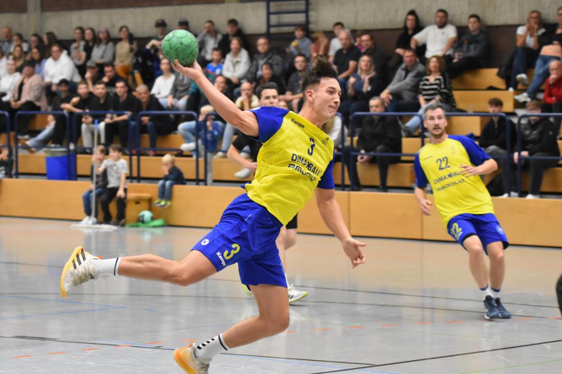 Volle Halle beim Bezirksliga-Derby zwischen TS Evingsen und HSG Lüdenscheid