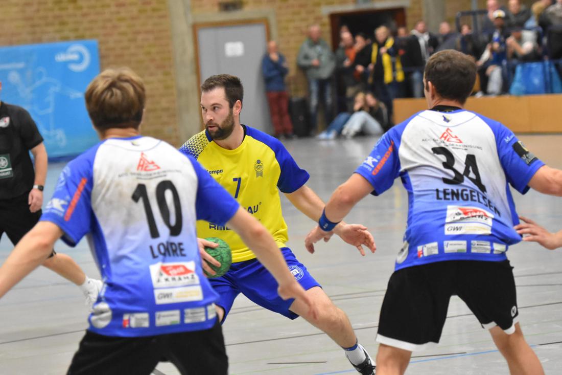 Volle Halle beim Bezirksliga-Derby zwischen TS Evingsen und HSG Lüdenscheid