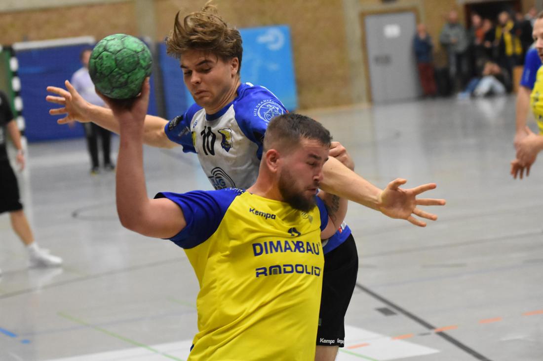 Volle Halle beim Bezirksliga-Derby zwischen TS Evingsen und HSG Lüdenscheid