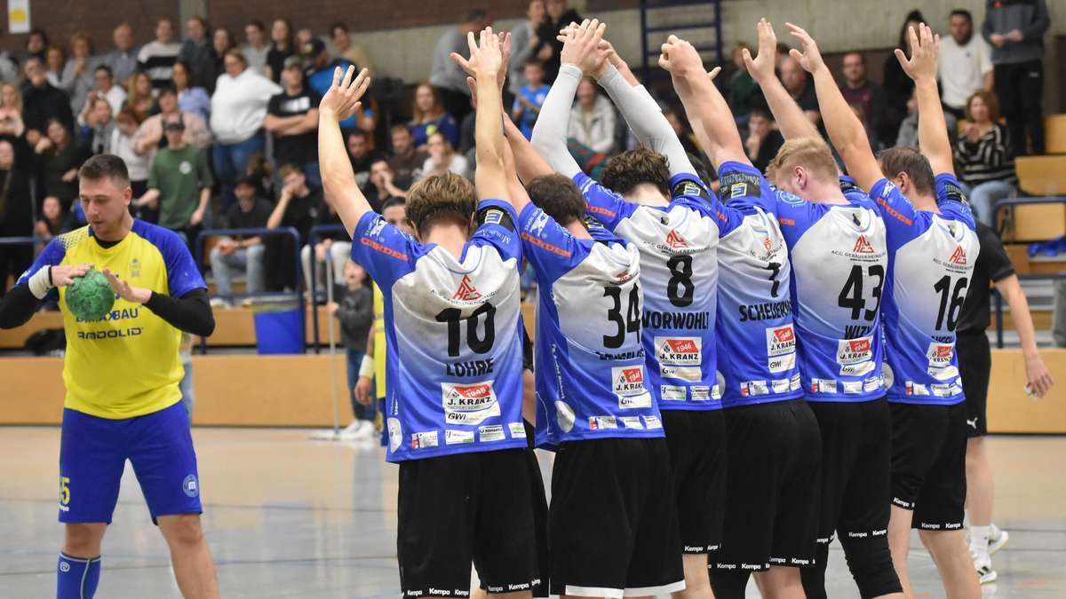 Volle Halle beim Bezirksliga-Derby zwischen TS Evingsen und HSG Lüdenscheid