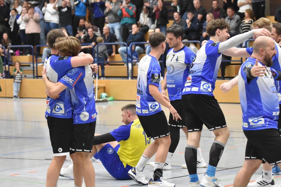 Volle Halle beim Bezirksliga-Derby zwischen TS Evingsen und HSG Lüdenscheid
