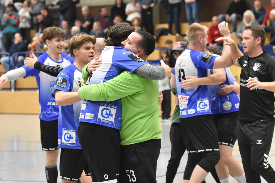 Volle Halle beim Bezirksliga-Derby zwischen TS Evingsen und HSG Lüdenscheid