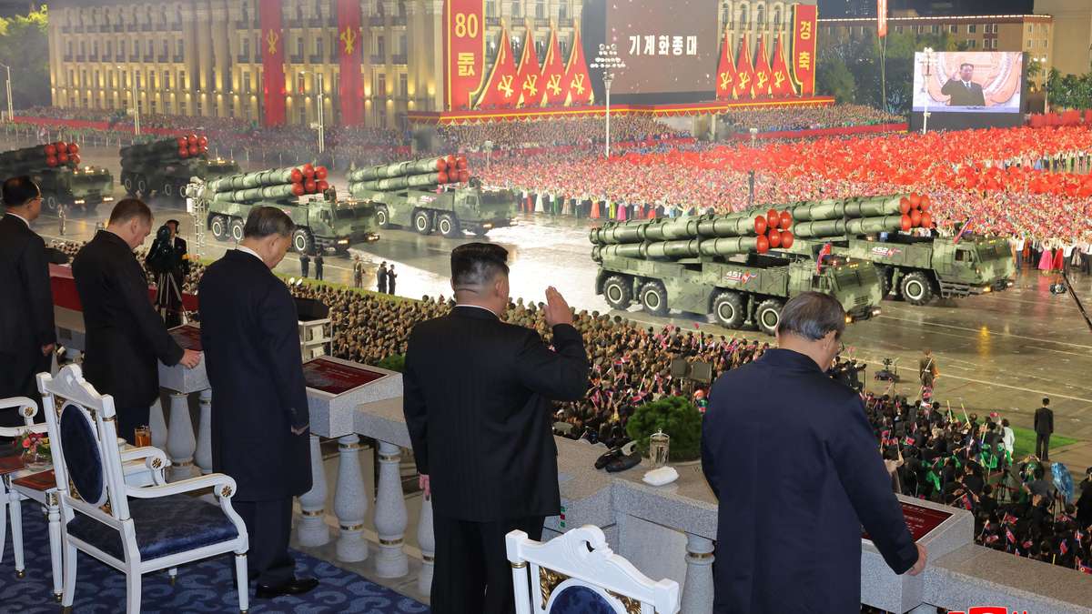 Medwedew ordert Nachschub bei Kim: „Die Feinde werden nervös“