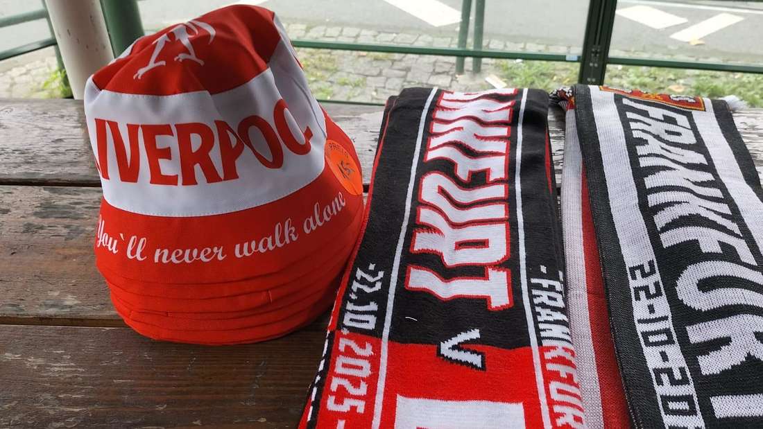 In Frankfurt werden am Morgen schon LFC-Fanartikel verkauft.