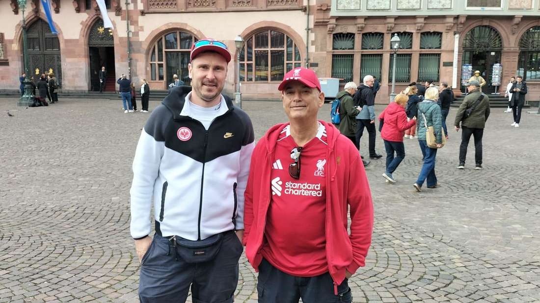 Eintracht-Fan Florian (links) und Liverpool-Anhänger Michael (rechts)