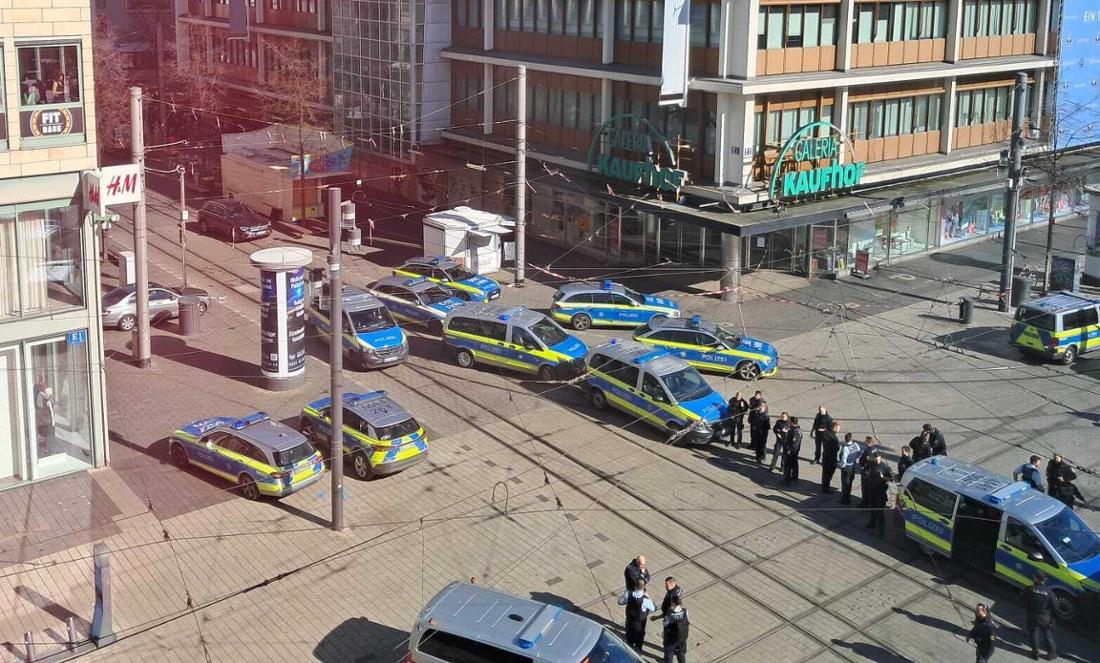 Streifenwagen am Mannheimer Paradeplatz