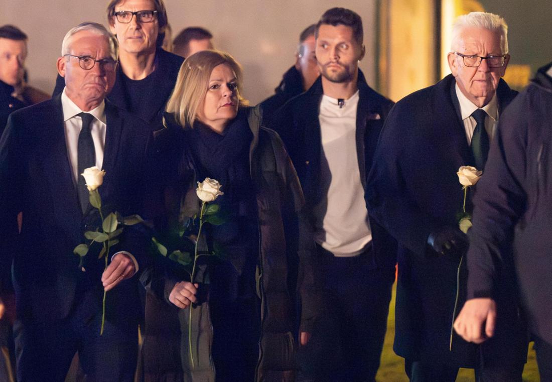 Winfried Kretschmann (r, Bündnis 90/Die Grünen), Ministerpräsident von Baden-Württemberg, Nancy Faeser (SPD), Bundesministerin für Inneres und Heimat, und Thomas Strobl (CDU), Innenminister von Baden-Württemberg, in Mannheim