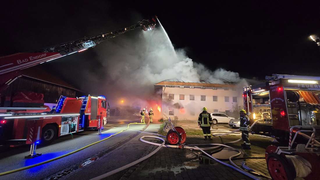Brand eines landwirtschaftlichen Anwesens in Halfing am Donnerstag (30. Oktober)