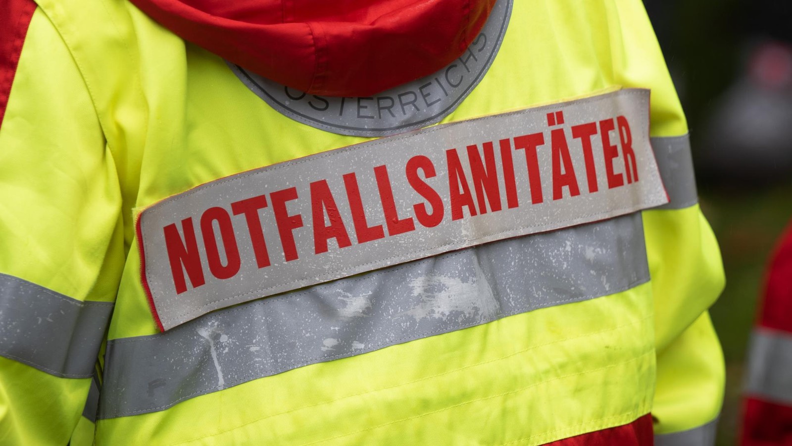 Betrunkener attackiert Sanitäterin – Nacht im Polizeigewahrsam
