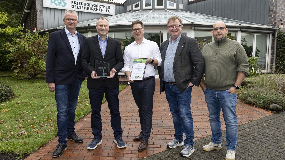 Bei der Preisverleihung zugegen waren (v. l.) Mathias Schüttke, Dr. Matthias Holzmann (beide Gelsendienste), Georg Ramm (Vorstand des VFFK), Andreas Mäsing und Malte Suttmeyer (beide FGG).