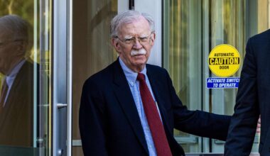 Prozess gegen Bolton – Ex-Berater plädiert auf „nicht schuldig“
