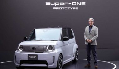 At the Japan Mobility Show, Honda CEO Toshihiro Mibe presented the 'Super-One' as a very production-ready prototype.
