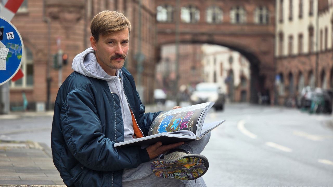 Journal Frankfurt News - „City Ghost“ nun auch auf Papier zu sehen