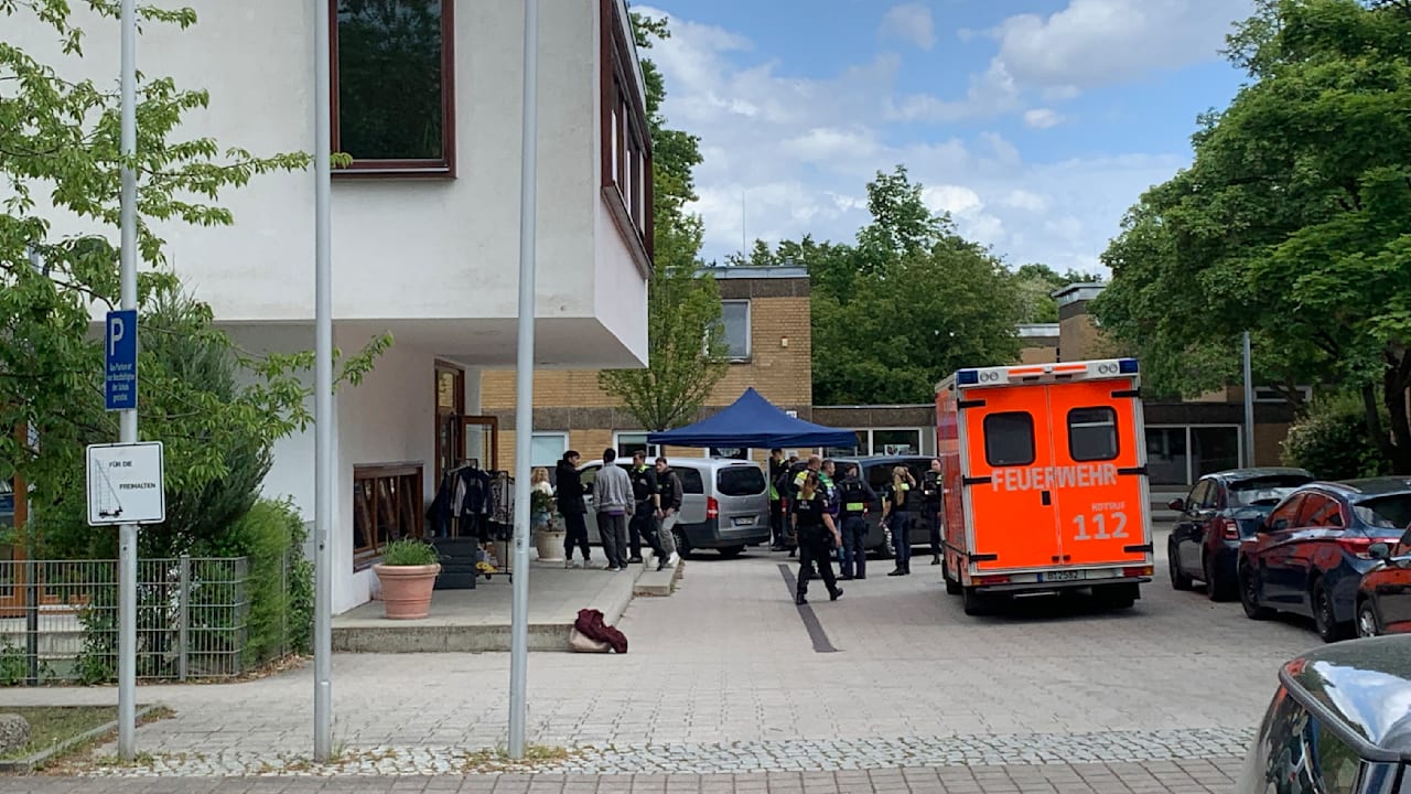 Schon 1129 Polizeieinsätze an Berlins Schulen in 2025 | Regional