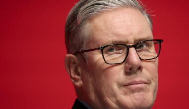 Armer Starmer: Der britische Premier von links und rechts unter Beschuss