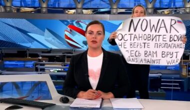 TV-Protest machte sie berühmt: Russland erklärt Journalistin Owsjannikowa zur "ausländischen Agentin"