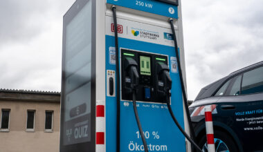 Schnellladestation für Stuttgart und globales Großspeicherprojekt