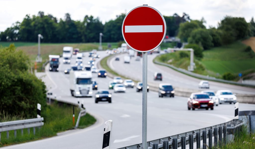 Falschfahrer aus Hamburg verursacht auf A7 drei Unfälle
