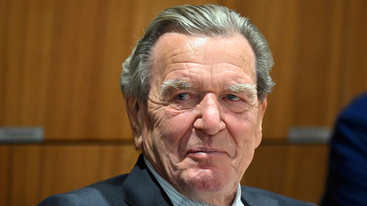 Verhinderung von US-Einfluss: Genervter Ex-Kanzler Schröder verteidigt Nord Stream