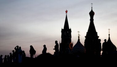 Zwei Menschen getötet: Dutzende ukrainische Drohnen fliegen auf Moskau zu