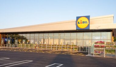 Außenansicht einer Lidl-Filiale in Großbritannien.