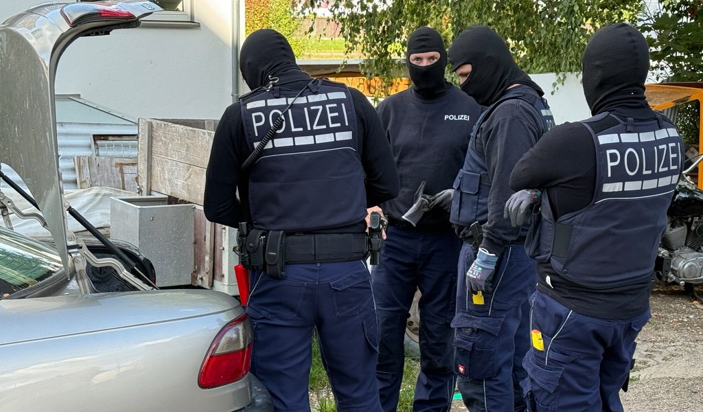 Hamburg/Elmshorn: Razzien wegen Drogen und Geldwäsche