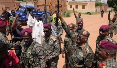 Belagerte Stadt vor dem Fall: Terror-Miliz erobert Armee-Hauptquartier in Darfur
