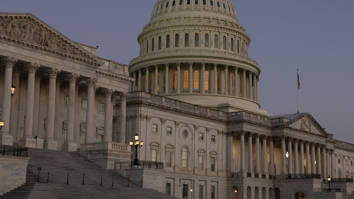 Entlassungen wegen Shutdown?: Trump-Berater richtet heikle Drohung an Demokraten