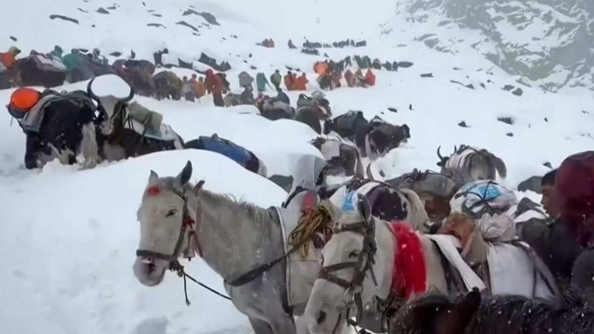 Rund 900 Menschen in Sicherheit: Alle eingeschlossenen Wanderer von Mount Everest gerettet