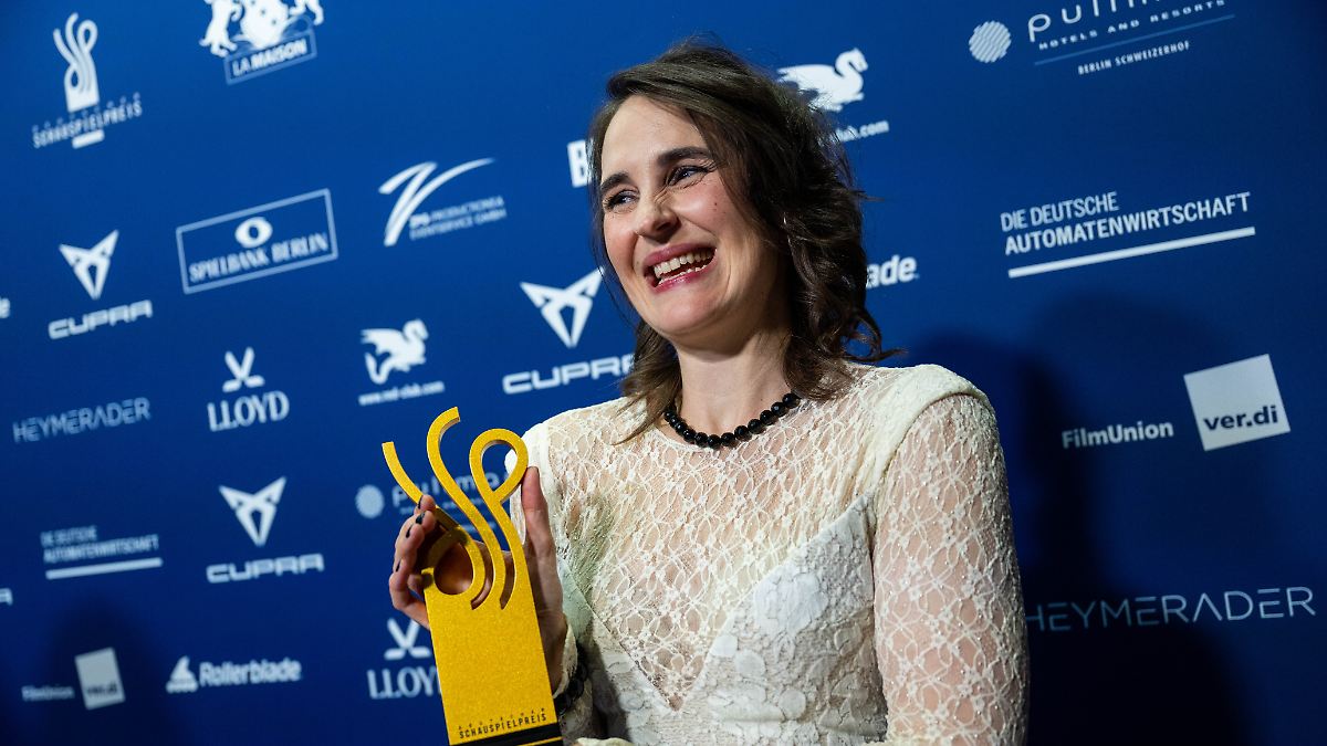 Frauenpower bei Verleihung: Mala Emde und Jennifer Sabel erhalten Deutschen Schauspielpreis