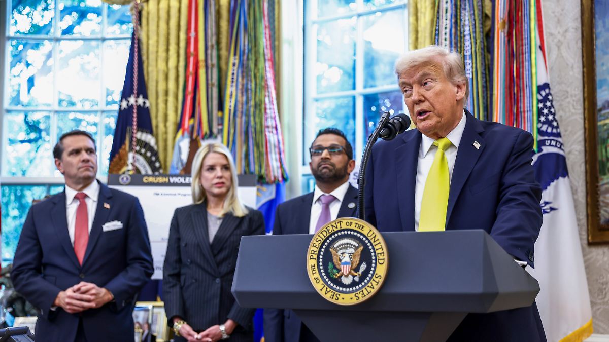 Entschädigungen nach Klagen: Bericht: Trump will 230 Millionen Dollar von eigenem Justizministerium