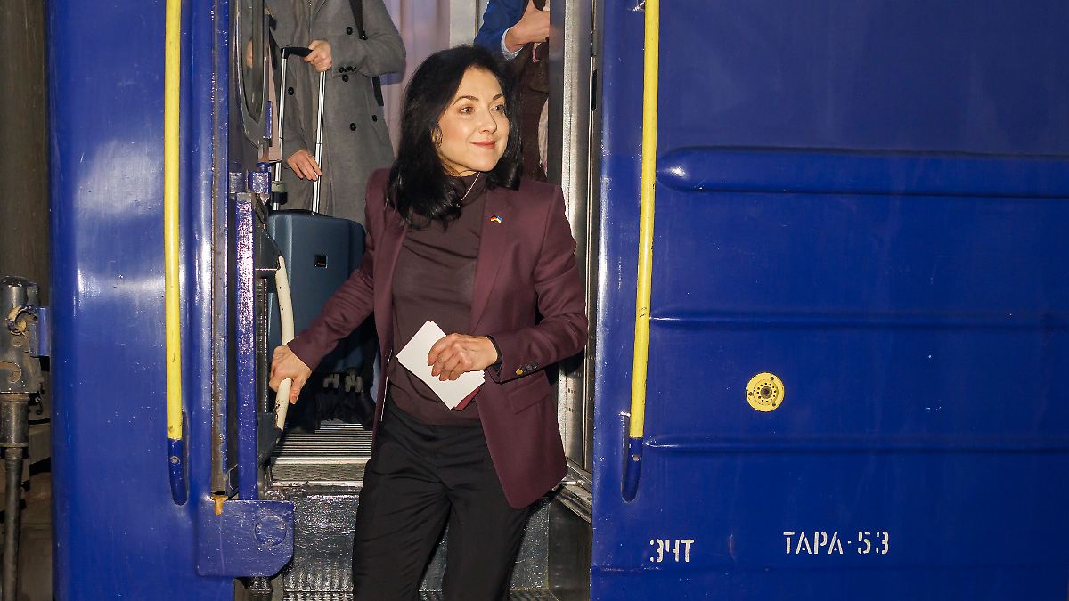 "Noch konkreter unterstützen": Katherina Reiche überraschend in die Ukraine gereist