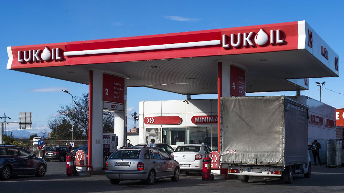 Reaktion auf US-Sanktionen: Russischer Ölkonzern Lukoil stößt Auslandsbeteiligungen ab