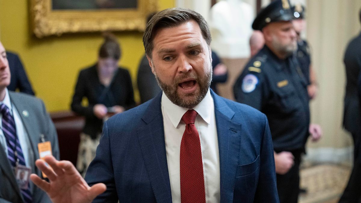 Nach vier Wochen Shutdown: Vance widerspricht eigenem Finanzminister: Soldaten sollen Sold kriegen