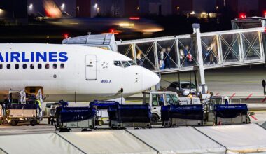 Strenges Aufnahmeprogramm: Flugzeug mit Afghanen an Bord in Hannover gelandet