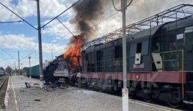 Ukraine: Russische Kriegs-Drohne attackiert Passagierzug – 30 Opfer | Politik