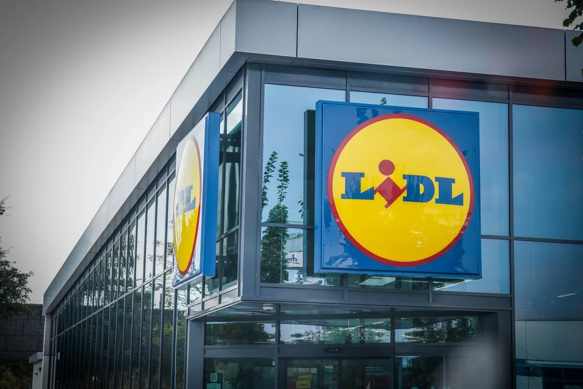 Lidl, Supermarkt, Discounter, Lebensmittelhandel, Preiswert, Einkaufen, Filiale, Öffnungszeiten, Markenzeichen, Logo, Konsum, Einzelhandel, Rabattaktionen, Kundenservice, Nachhaltigkeit, Solaranlagen, ...