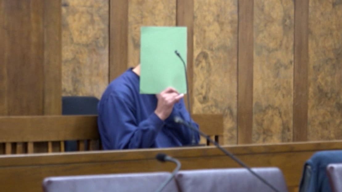Prozess um Femizid in Oberhausen: Kosovare soll Mutter seiner Kinder ermordet haben | Regional