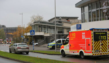 Alarm in Bielefeld: Handgranate dabei! Polizei schießt Mann (62) an | Regional