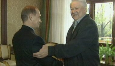 "Russlands wilde 90er - Zwischen Demokratie und Putin" ab 3. November in der ARD Mediathek