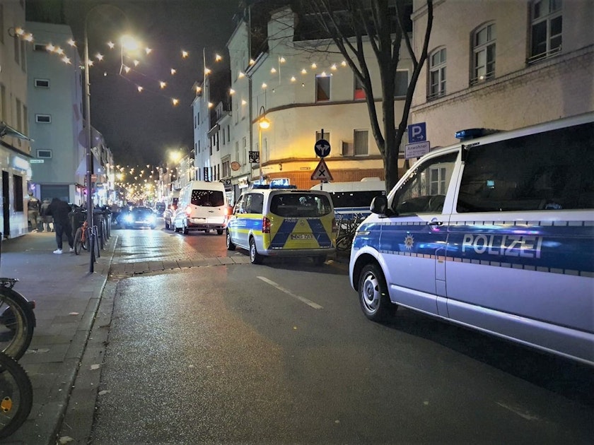 Köln: Überfall in Mülheim – Täter setzt sich selbst außer Gefecht