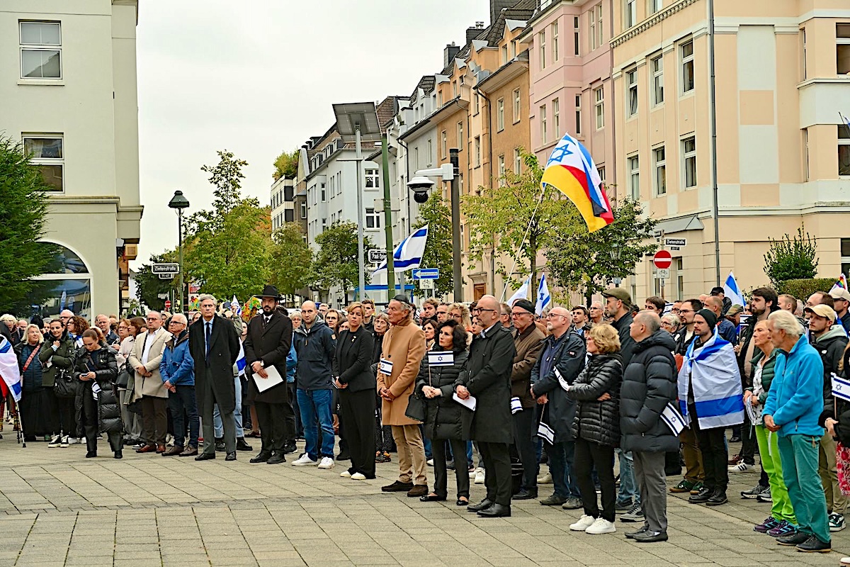 Jüdische Gemeinde in Düsseldorf: Gedenken an den Terror-Überfall der Hamas auf Israel - Ddorf-Aktuell