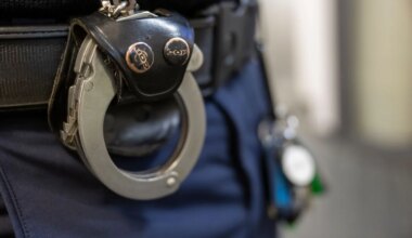 Frankfurt am Main - Widerstand bei Festnahme: Frau verletzt Polizistin - Panorama