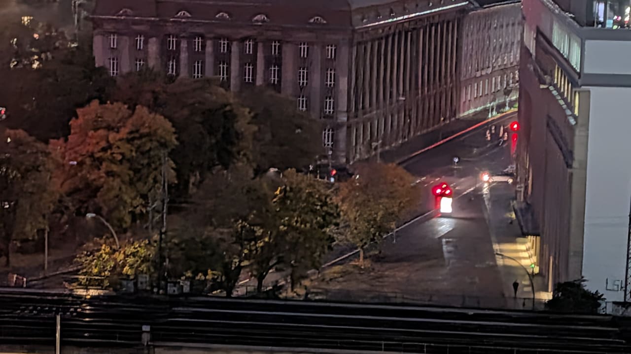 Straßen plötzlich dunkel: 20-Minuten-Blackout in Berlin | Regional