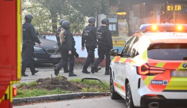Explosion in München: Wohnhaus brennt - München