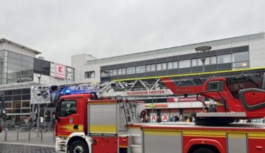 Kunden in Panik, Stau im Parkhaus