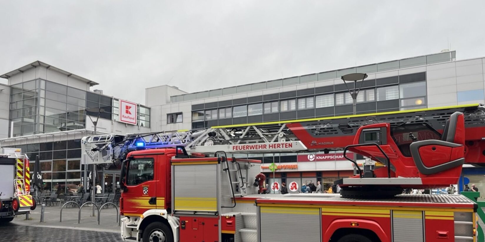 Kunden in Panik, Stau im Parkhaus